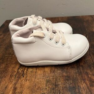 Stride Rite Elliot White Pre-walker Boys Size 6M Leather Lining Sensory Tech